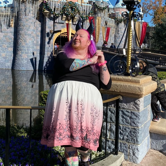 Meet Your Posher, Adam - Picture 12 of 16